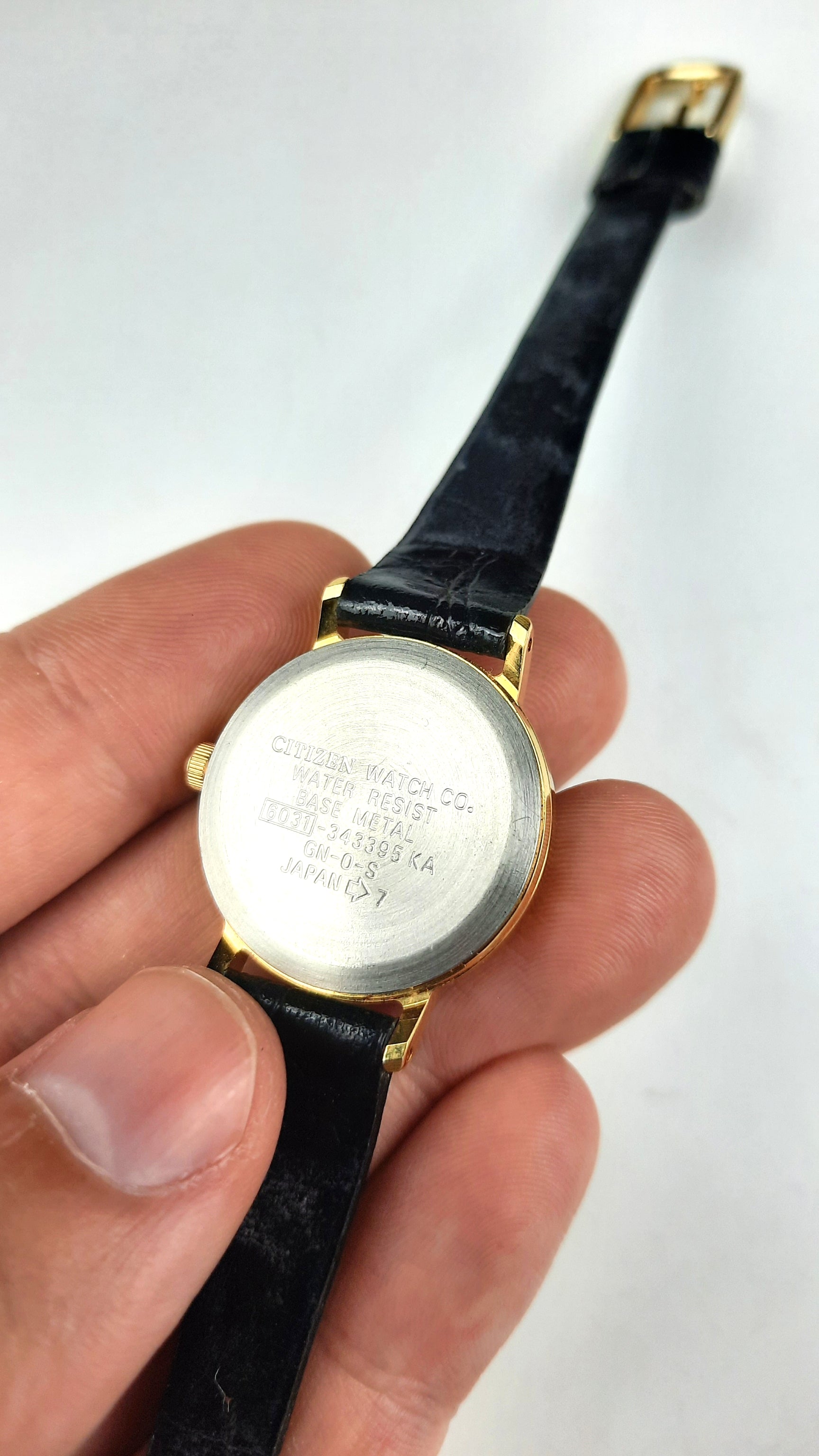 Rare golden NISSAN wristwatch for women - Mad Hero