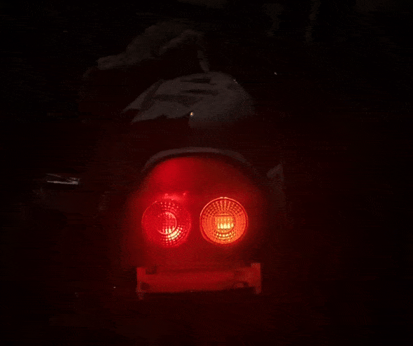 EXAMPLE of Kuru kuru KANJO rotating stop light mounted on a Yamaha motorbike- JDM Import