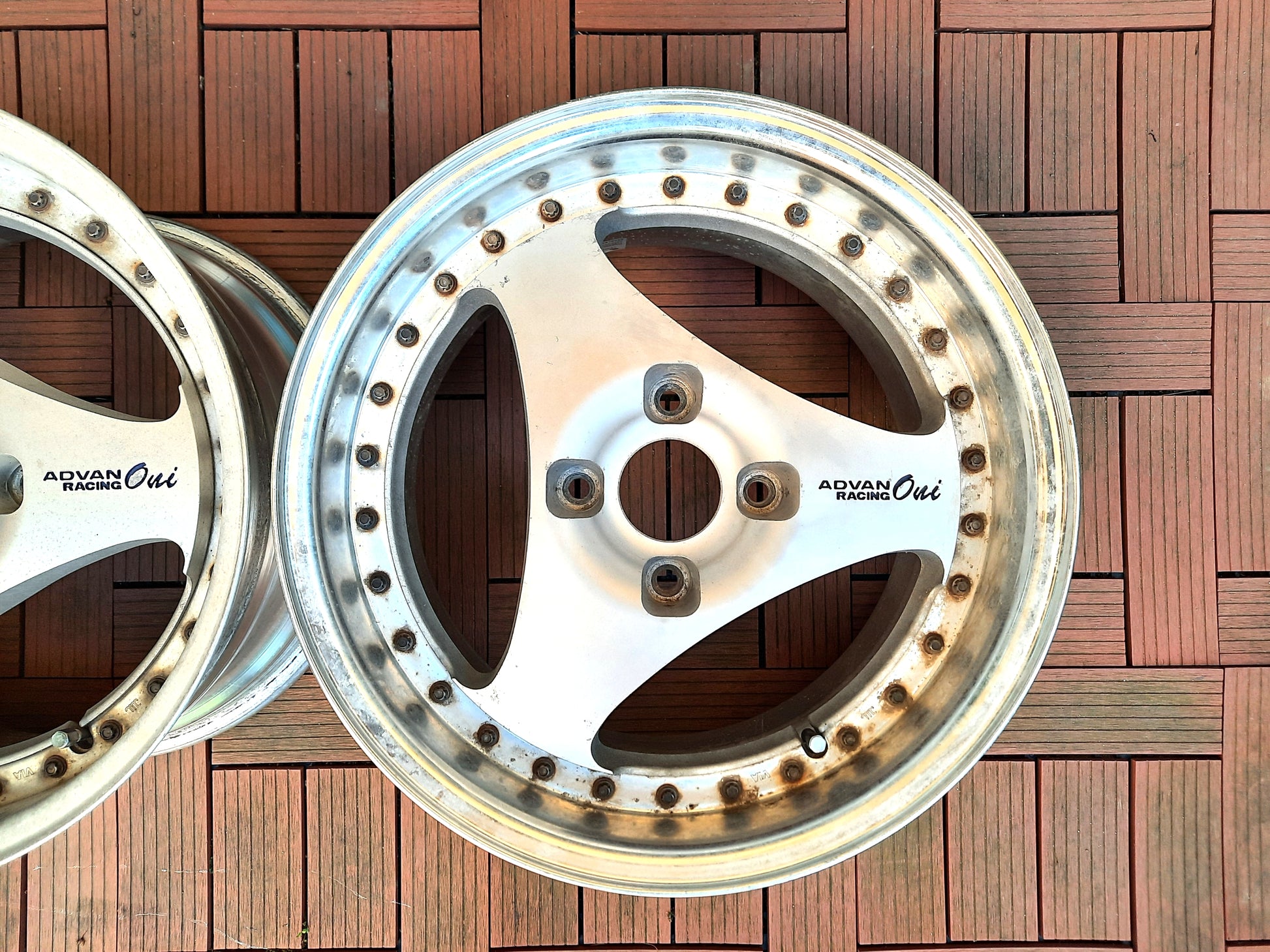 Advan ONI 16 inch wheels PAIR - JDM Import -  wheel detail 2