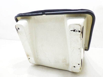 LES PLUS bucket seat - JDM Import - seat mounts view