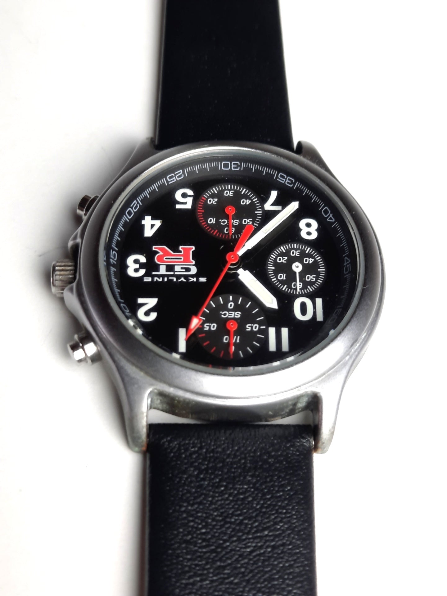 Original NISSAN SKYLINE GTR watch - detail of the case