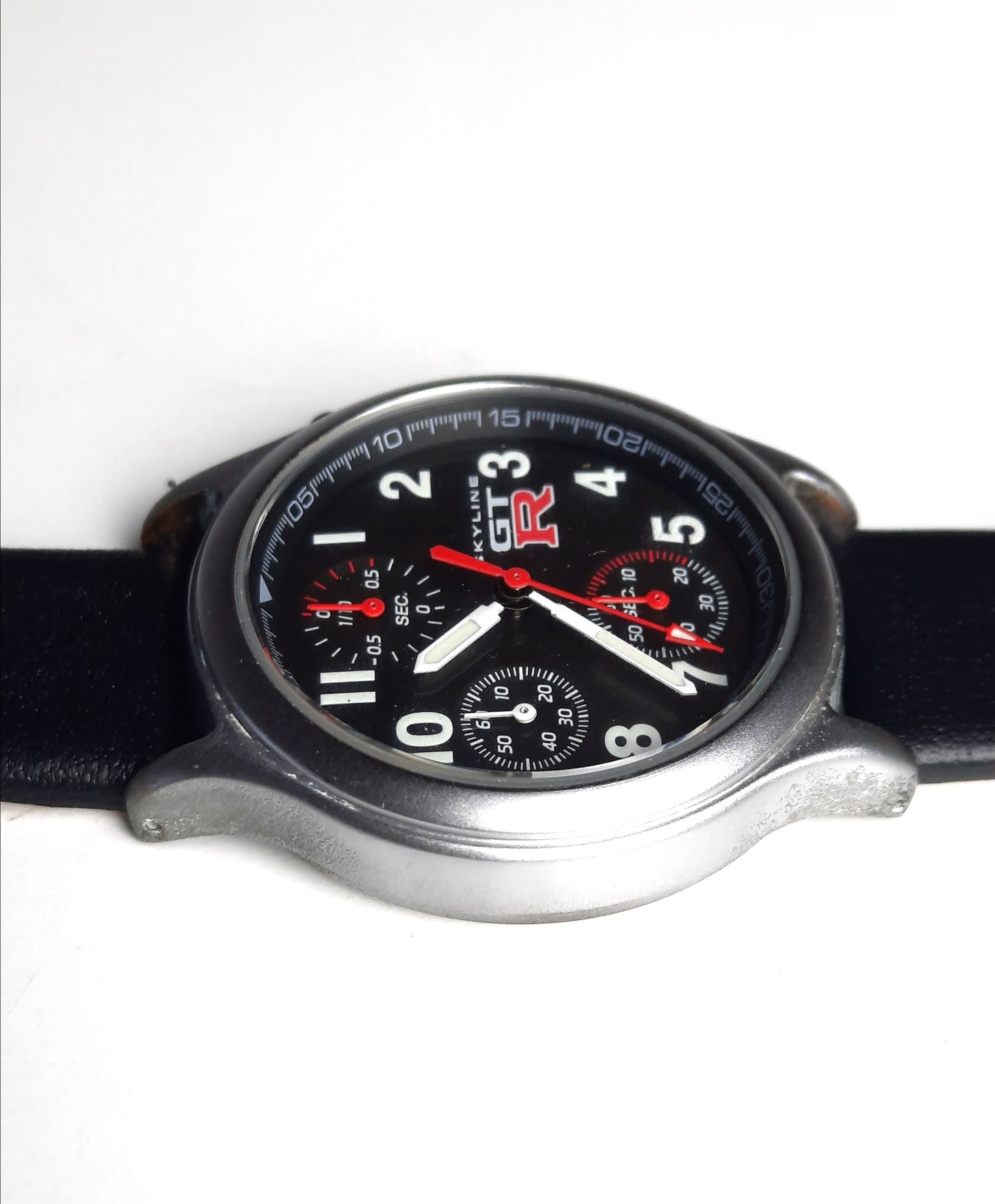 Original NISSAN SKYLINE GTR watch - right side of the case