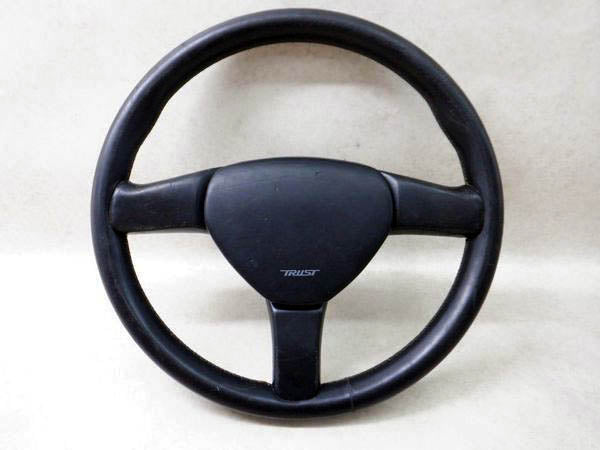 Rare TRUST steering wheel - Mad Hero